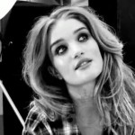 Rosie Huntington-Whiteley: Social media is crucial!