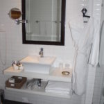hotel, bathroom foto Ohmygossip.com